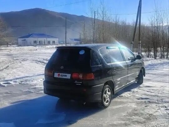 2000 Toyota Ipsum I (M10), чёрный