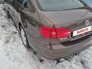 2013 Volkswagen Jetta VI, коричневый, 750000 рублей, вид 2