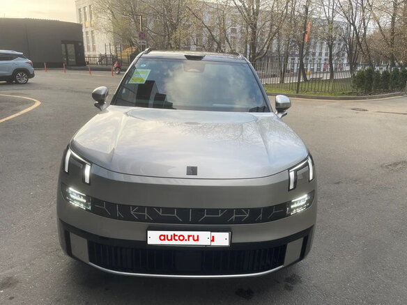 2026 Lynk & Co 900, бежевый - вид 5