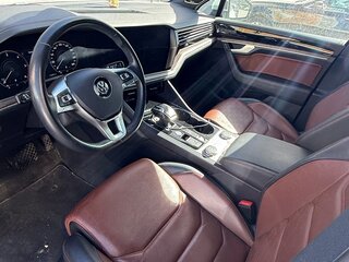 2019 Volkswagen Touareg III, белый, 5800000 рублей, вид 5