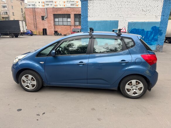 2014 Kia Venga 5-speed I, синий, 700000 рублей - вид 4
