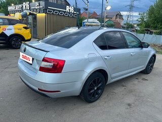 2017 Skoda Octavia III (A7) Рестайлинг, серебристый, 610000 рублей, вид 3
