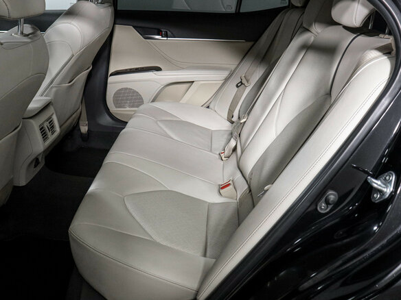 2021 Toyota Camry VIII (XV70) Рестайлинг, чёрный, 3175000 рублей - вид 9