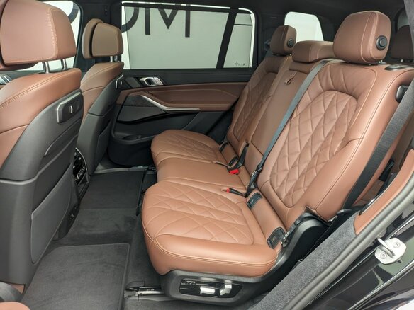 2025 BMW X7 40i I (G07) Рестайлинг, чёрный, 16150000 рублей - вид 22
