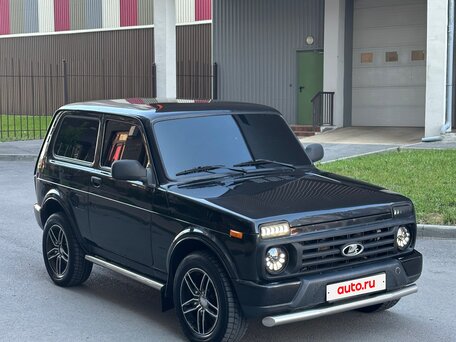 2016 Lada (ВАЗ) 2121 (4x4) Urban I Рестайлинг, чёрный, 650000 рублей, вид 3