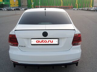 2015 Volkswagen Polo V Рестайлинг, белый, 900000 рублей, вид 5
