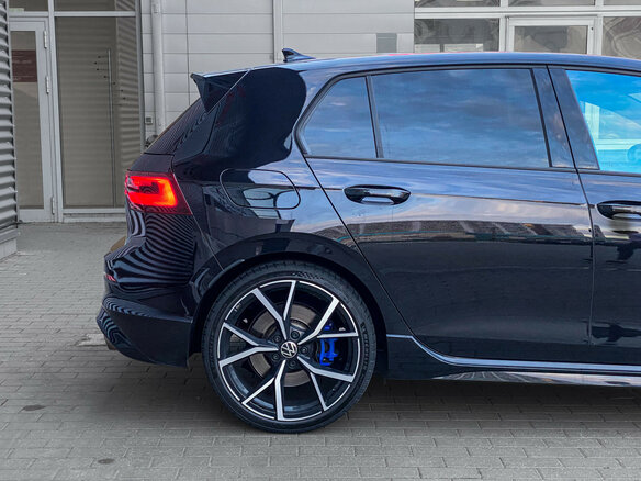 2021 Volkswagen Golf R VIII, чёрный, 4550000 рублей - вид 9
