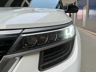 2023 Kia KX3, белый, 1790000 рублей, вид 4