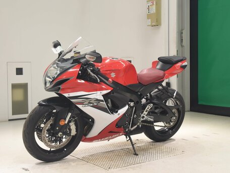 2013 Suzuki GSX-R 600, красный, 850000 рублей, вид 2
