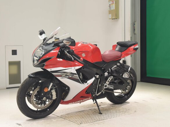 2013 Suzuki GSX-R 600, красный - вид 1