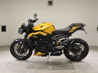 2023 Triumph Street Triple, жёлтый, 954000 рублей, вид 1