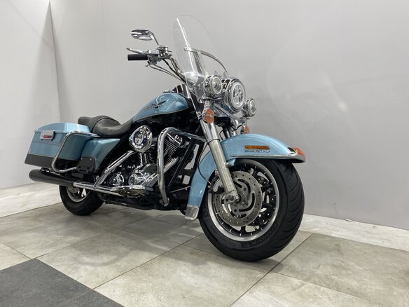 2006 Harley-Davidson Road King, голубой, 689000 рублей - вид 4
