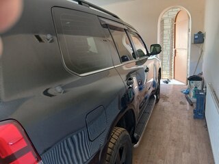 2015 Toyota Land Cruiser 200 Series Рестайлинг 2, чёрный, 6500000 рублей, вид 3