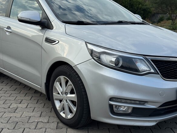 2016 Kia Rio III Рестайлинг, серебристый, 1183000 рублей - вид 17