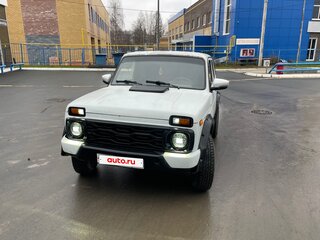 2006 Lada (ВАЗ) 2121 (4x4) I Рестайлинг, белый, 200000 рублей, вид 2