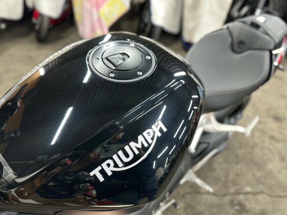 2021 Triumph Speed Triple, чёрный, 1390000 рублей - вид 18