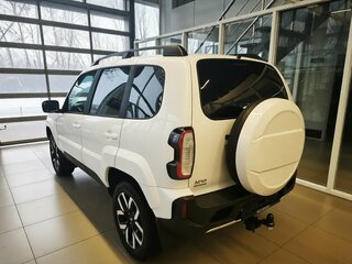 2026 Lada (ВАЗ) Niva Travel I Рестайлинг, белый, 1909000 рублей, вид 5