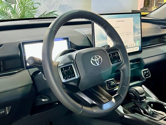 2026 Toyota RAV4 VI (XA60), белый, 3944000 рублей - вид 10