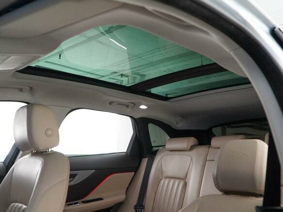 2017 Jaguar F-Pace I, серый, 3399077 рублей - вид 11