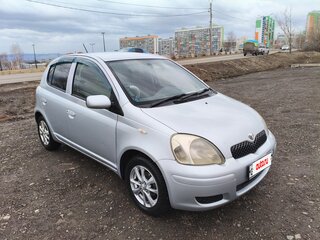 2003 Toyota Vitz I (P10), серебристый, 387000 рублей, вид 1