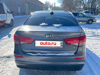 2017 Kia Rio III Рестайлинг, серый, 935000 рублей, вид 3