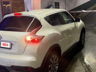 2017 Nissan Juke I Рестайлинг, белый, 1400000 рублей, вид 3