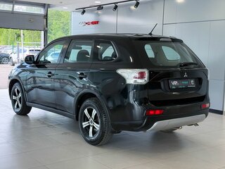 2014 Mitsubishi Outlander III, чёрный, 997000 рублей, вид 3
