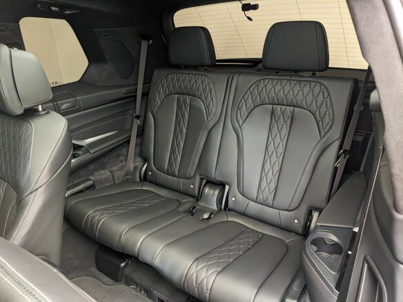 2025 BMW X7 40i I (G07) Рестайлинг, белый, 17500000 рублей - вид 21