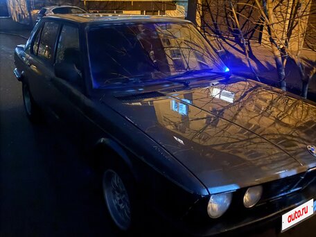 1987 BMW 5 серии 520i II (E28), серый, вид 1