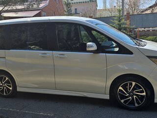 2019 Honda Stepwgn Spada V Рестайлинг, белый, 2520000 рублей, вид 5