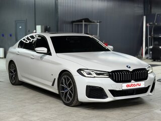 2021 BMW 5 серии 530i VII (G30/G31/G38) Рестайлинг, белый, 4630000 рублей, вид 2