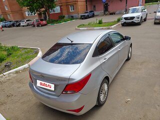2014 Hyundai Solaris I Рестайлинг, серебристый, 870000 рублей, вид 5