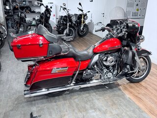 2011 Harley-Davidson Electra Glide, красный, 1399000 рублей, вид 4