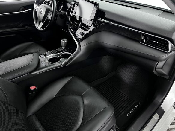 2021 Toyota Camry VIII (XV70) Рестайлинг, белый - вид 12