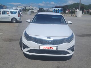 2020 Kia Optima IV Рестайлинг, белый, 1750000 рублей, вид 1