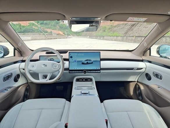 2026 Changan Qiyuan A06 28.39 kWh, чёрный - вид 7
