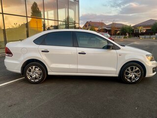 2019 Volkswagen Polo V Рестайлинг, белый, 1145000 рублей, вид 4