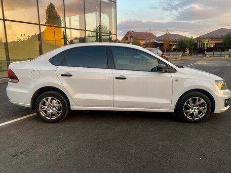 2019 Volkswagen Polo V Рестайлинг, белый, 1100000 рублей, вид 4