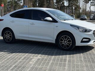2019 Hyundai Solaris II, белый, 1080000 рублей, вид 5
