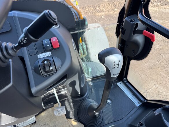 2026 JCB 3CX, жёлтый, 15990000 рублей - вид 10