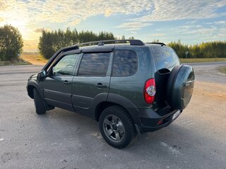 2020 Chevrolet Niva I Рестайлинг, зелёный, 878000 рублей, вид 2