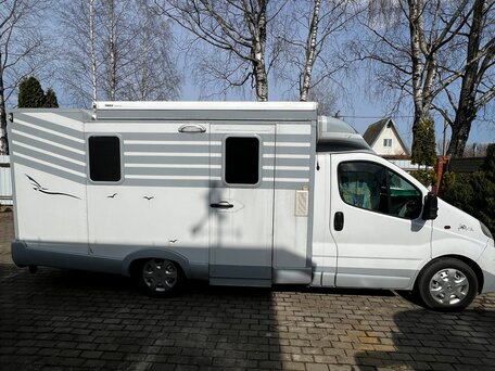 2006 Renault Trafic, белый, 2790000 рублей, вид 4