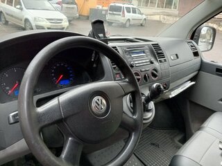 2009 Volkswagen Caravelle SWB T5, красный, 1800000 рублей, вид 5