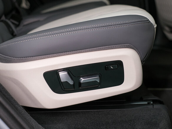 2026 BMW X7 40d I (G07) Рестайлинг, серый, 18700000 рублей - вид 33