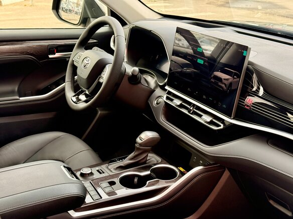 2026 Toyota Highlander IV (XU70), чёрный, 5500000 рублей - вид 25