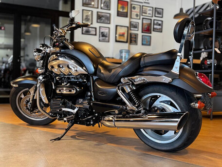 2011 Triumph Rocket III, чёрный, 1080000 рублей, вид 4
