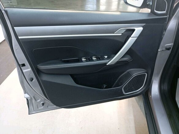 2023 Geely Coolray I, серый, 1640000 рублей - вид 9