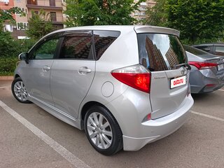 2011 Toyota Ractis II, серебристый, 1080000 рублей, вид 5