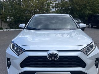 2022 Toyota RAV4 V (XA50), белый, 3000000 рублей, вид 1