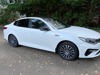 2018 Kia Optima IV Рестайлинг, белый, 1100000 рублей, вид 4